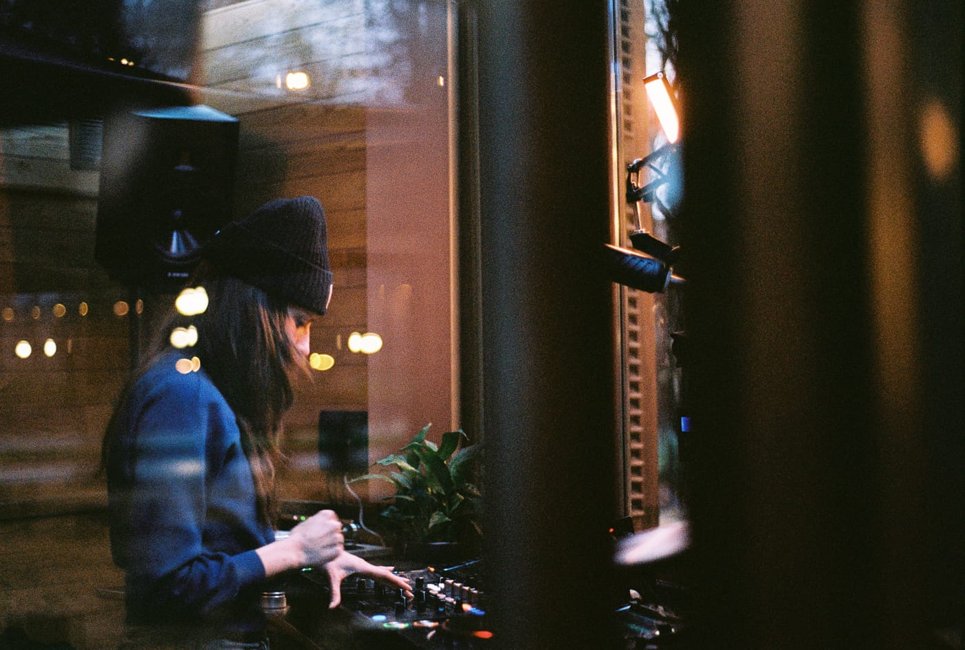 kiosk radio